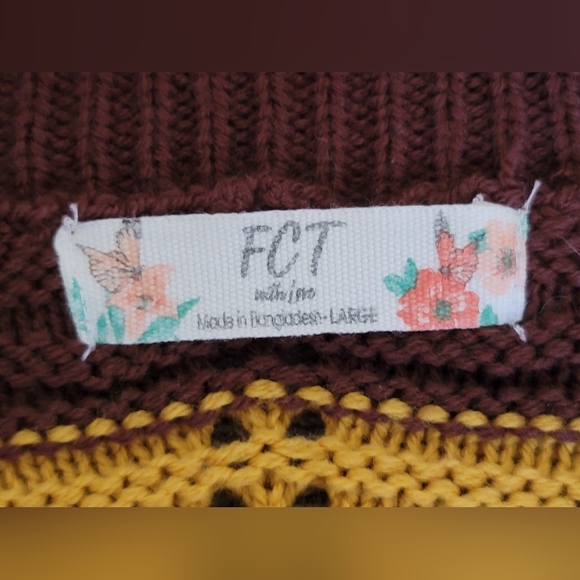 FCT Women's Sz Large Chevron Cropped Knit Sweater in Earth Tones LIKE NEW - Picture 3 of 6